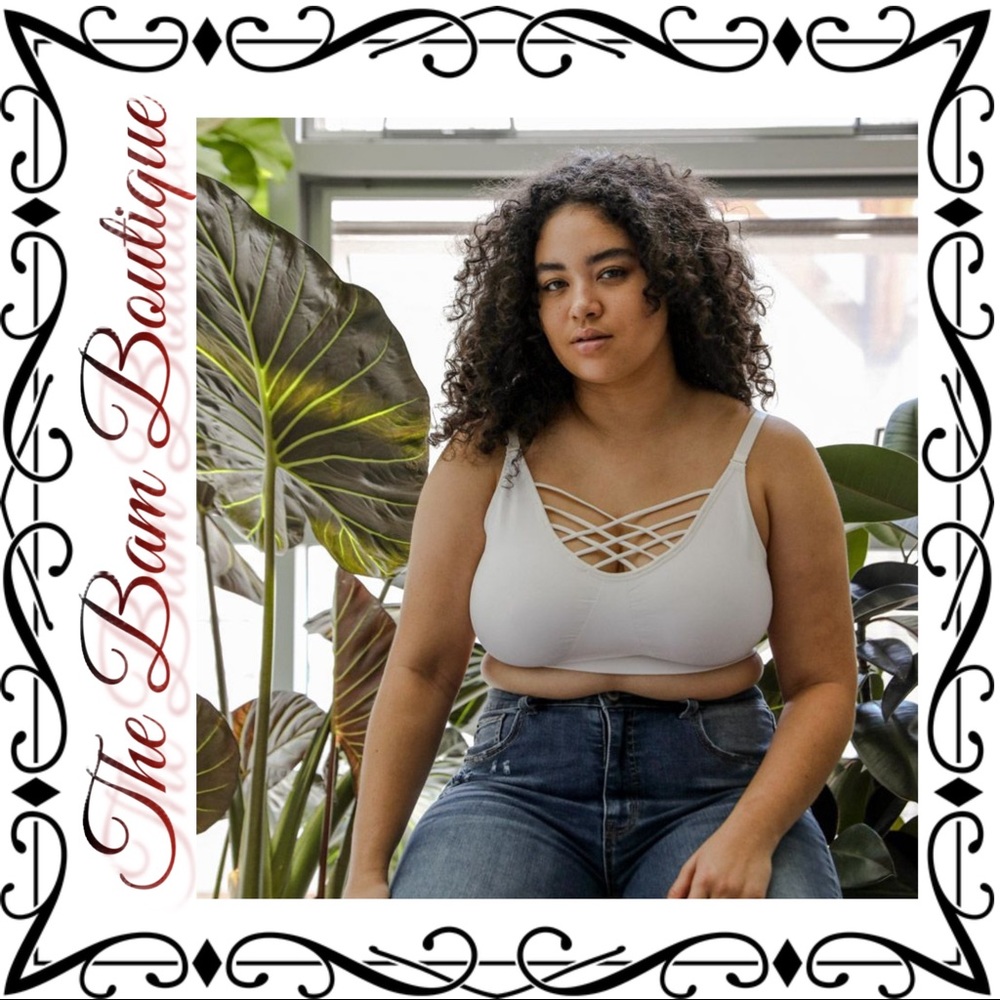 Plus Size Interwoven Strappy Front Bralette